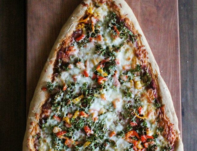 Kale Pizza Christmas Tree Recipe: Read a Christmas Tree Book with your kids, then head to the kitchen to make this healthy dinner together! Kids that cook with books.