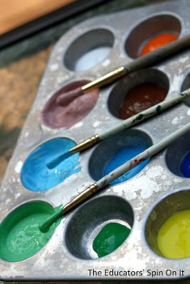 Paint tray for pregnancy belly painting with siblings