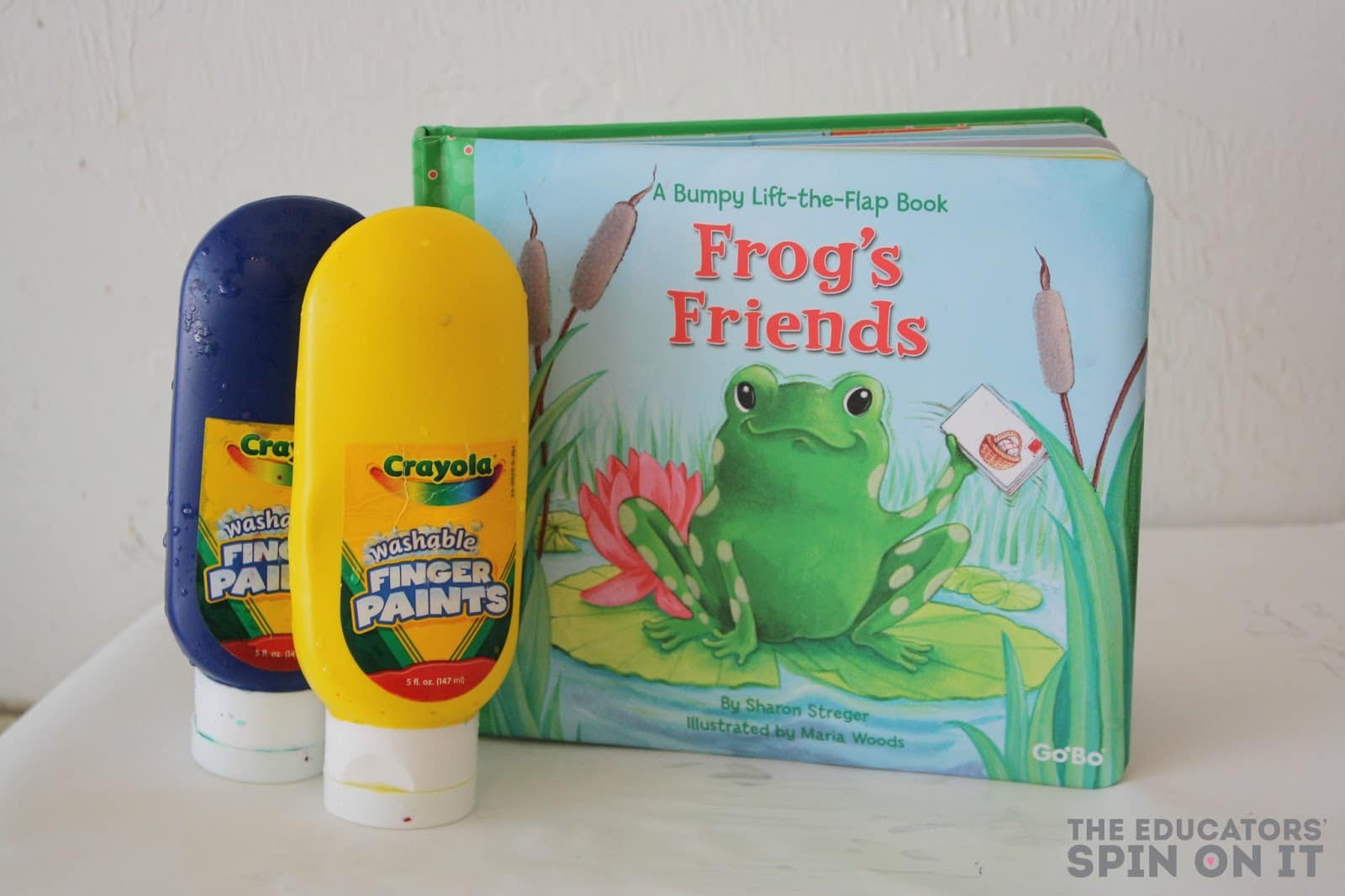 Frog book and finger painting activity for babies and toddlers: color mixing #LOVEBOOKS