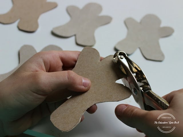 Easy Gingerbread Man Ornament to make with noodles. Great for toddler, preschool, and kindergarten.