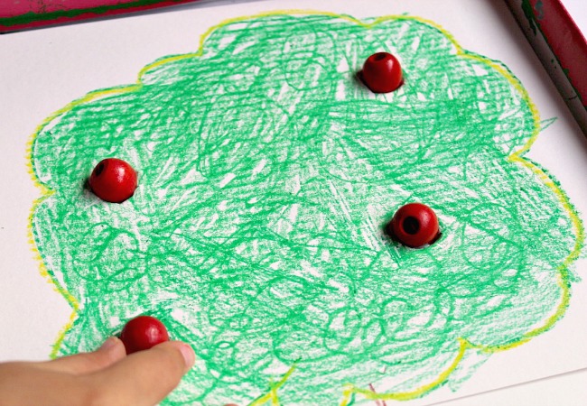 diy-fine-motor-apple-game-for-kids