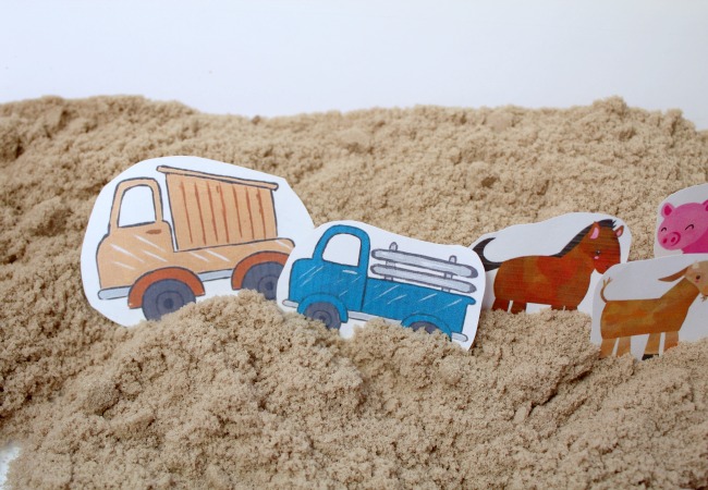 magnetic-farm-activity-with-sand-for-little-blue-truck