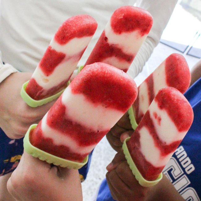 Cat and the Hat inspired 2 Ingredient Popsicles for kids to make and eat!