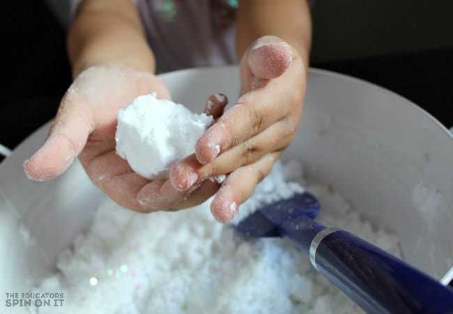 Pretend Snow Activity for Preschoolers #eduspin 